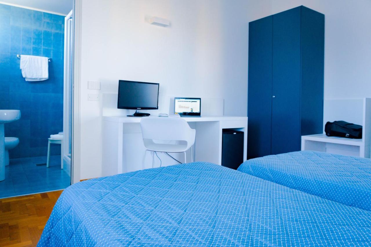 Hotel Mistral Oristano Esterno foto