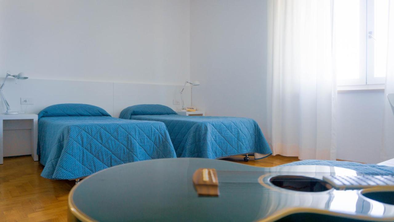 Hotel Mistral Oristano Esterno foto