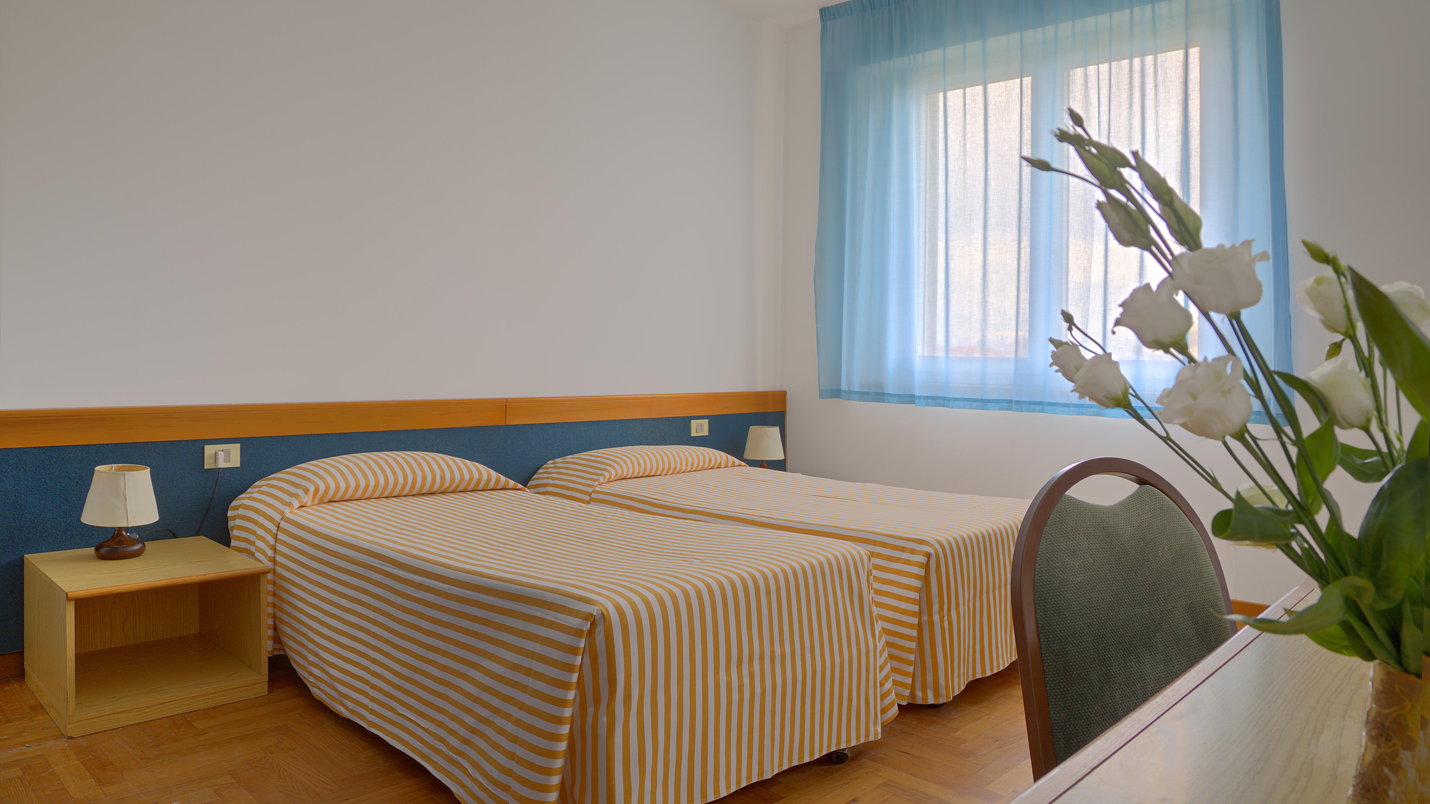 Hotel Mistral Oristano Esterno foto
