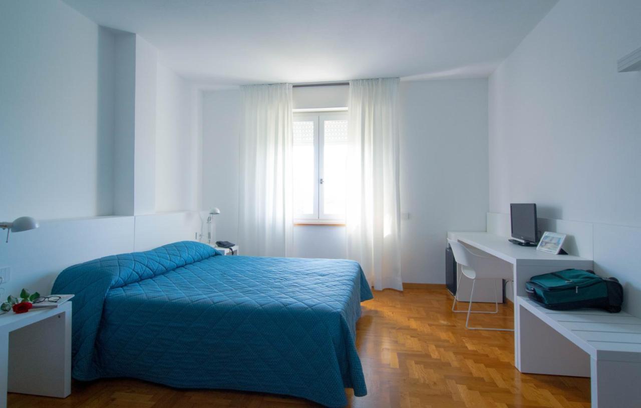 Hotel Mistral Oristano Esterno foto
