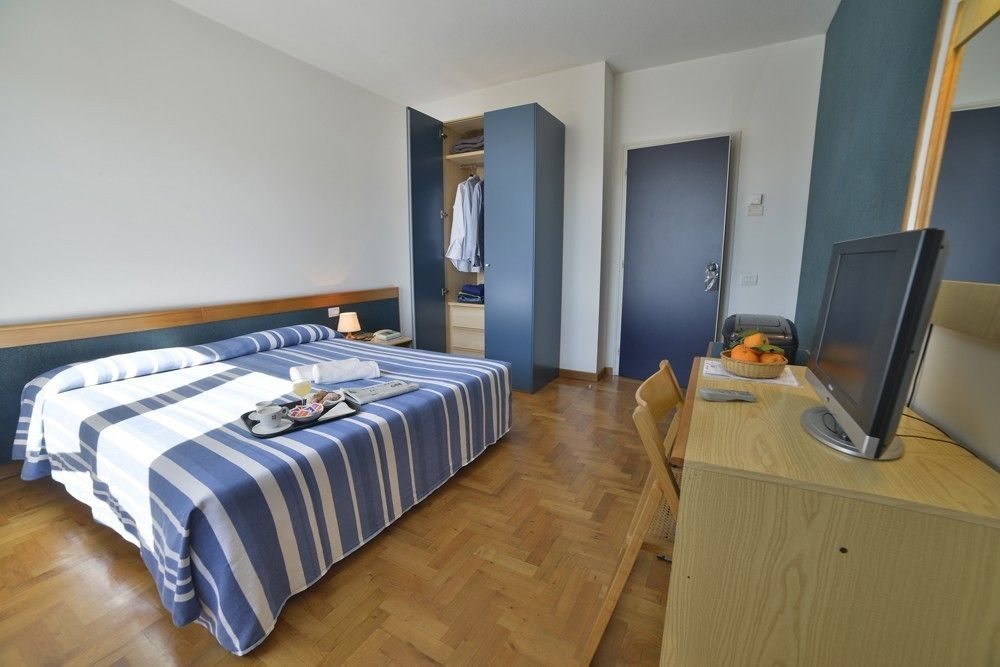 Hotel Mistral Oristano Esterno foto