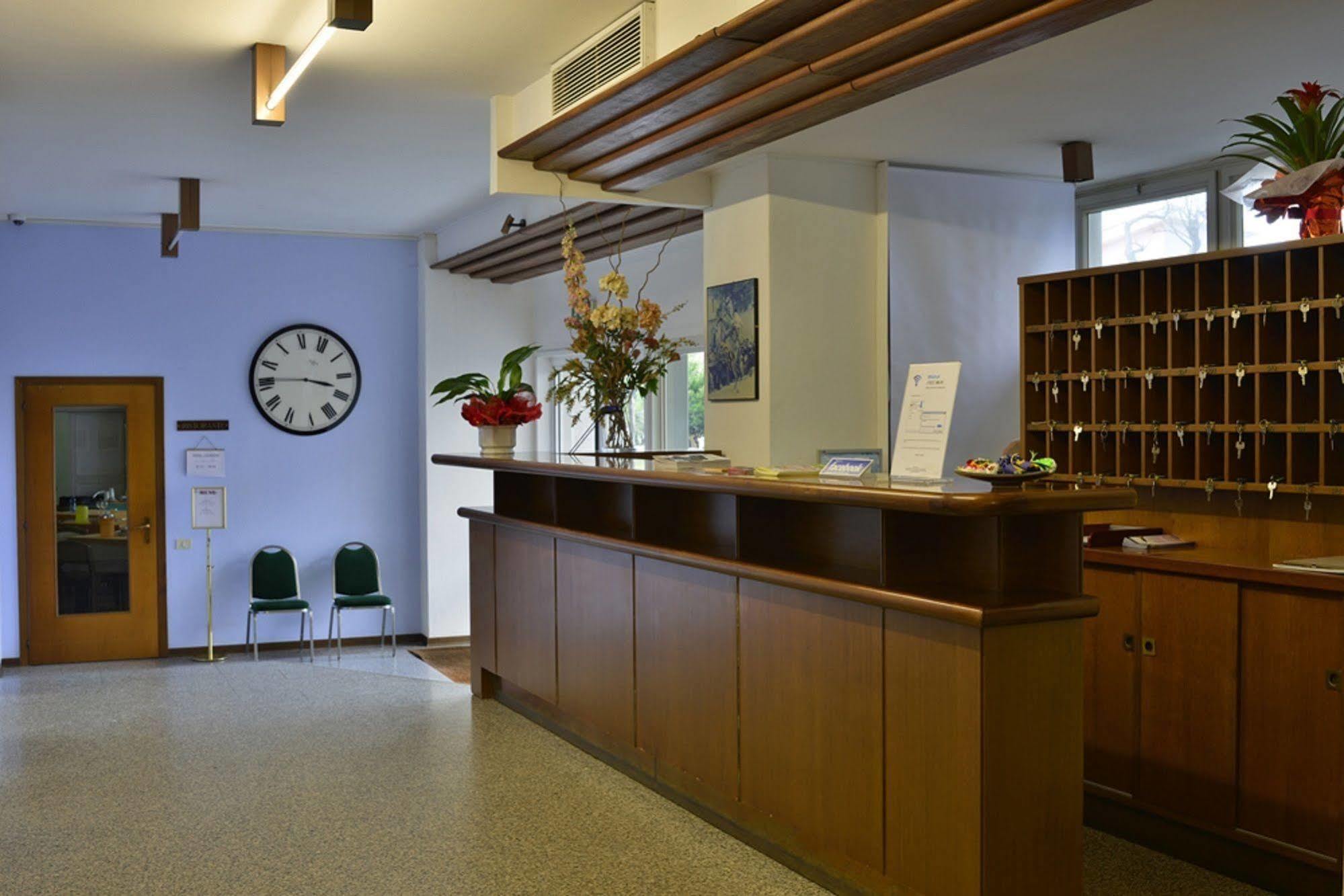 Hotel Mistral Oristano Esterno foto